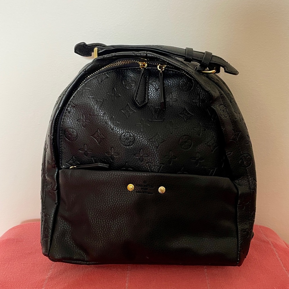 MOVING SALE!
Stylish Like New Backpack